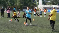 Eks Striker Timnas Jepang Putri Beri Coaching Clinic untuk Peserta MilkLife Soccer Challenge